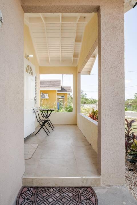 فيلا Bellarose At Colbeck ,Gated With Pool, Stylishly Modern Old Harbour المظهر الخارجي الصورة